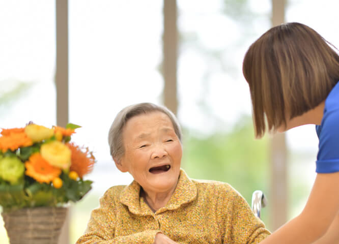 歌を通じて笑顔になる入居者